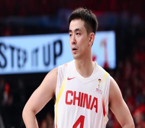 5分鐘4犯仍男籃功臣！末節(jié)超遠(yuǎn)三分絕平值千金趙繼偉14分鐘13分