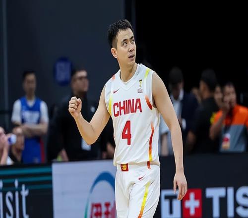 男篮4将打服黑粉!继伟李弘权主导末节,余嘉豪回暖,小高太好用
