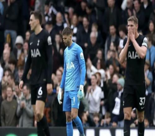 战富勒姆时球队表现不佳,热刺球迷高喊“你们不配穿这球衣”