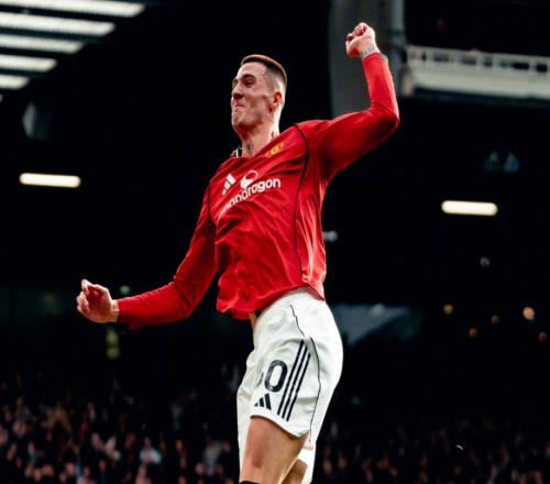 英超最新積分戰(zhàn)報(bào)：兩大強(qiáng)隊(duì)落敗，曼聯(lián)驚險(xiǎn)逆襲，阿森納險(xiǎn)勝?gòu)?qiáng)敵