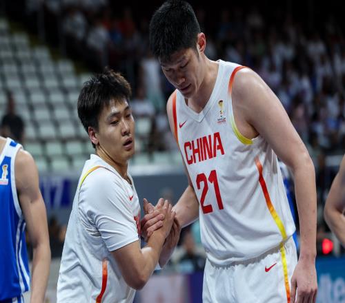 又上頭了！13中2險(xiǎn)成罪人，球迷：裝可以，請(qǐng)先進(jìn)球再裝