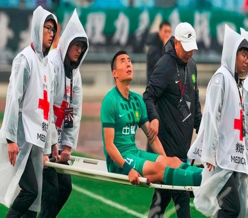 國(guó)安防線告急！邊路再添傷號(hào)，或缺席首輪中超，夏窗有望再簽新援