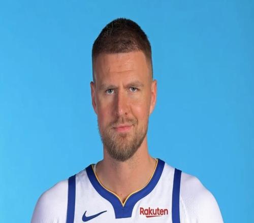 三战怒砍64+23+10!感谢勇士交易,他终于能做真正的自己