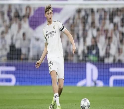 捂嘴被预防性停赛,公开侮辱却至今零代价,这个世界毫无逻辑