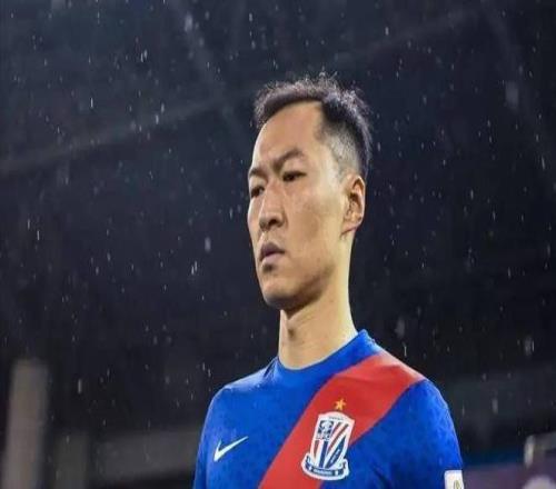 曾是國足隊長也是申花隊長，娶?；▋号p全，37歲拿金球再登巔峰