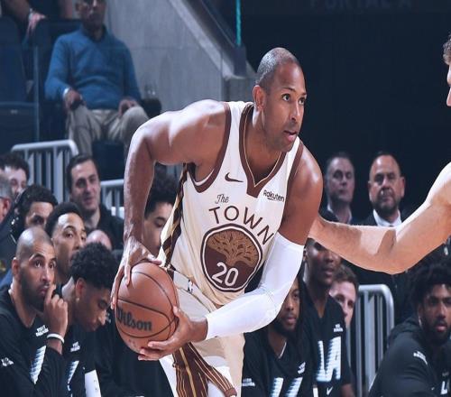 逆转30分!小卡23分快船完胜勇士,加兰首秀5失误,勇士气氛不佳