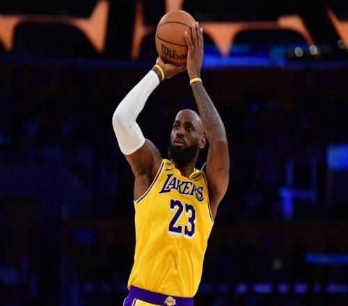 才打28場比賽，就改變NBA格局，難怪你41歲能拿5267萬頂薪