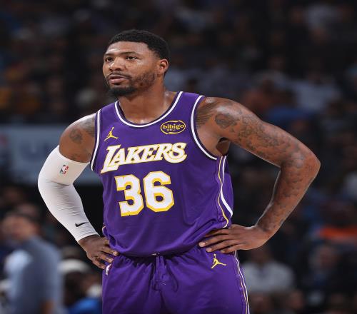 斯瑪特表示我們清楚現(xiàn)在的排名但這并不是我們關(guān)注的重點(diǎn)必須一場(chǎng)一場(chǎng)認(rèn)真對(duì)待比賽_NBA直播