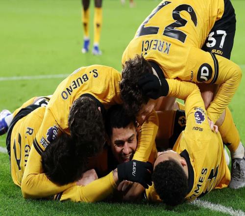 狼隊(duì)中場(chǎng)：絕殺贏球的感覺(jué)非常非常好，我們需要保持這種勢(shì)頭