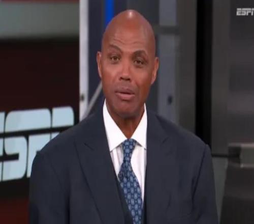 NBA三分泛濫，巴克利：是庫(kù)里和湯普森帶壞了聯(lián)盟的風(fēng)氣