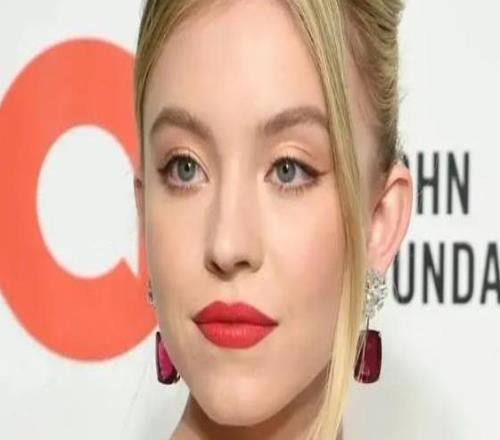 悉尼妹：我最喜歡的球員是C羅，如果我踢球，他會是我的榜樣