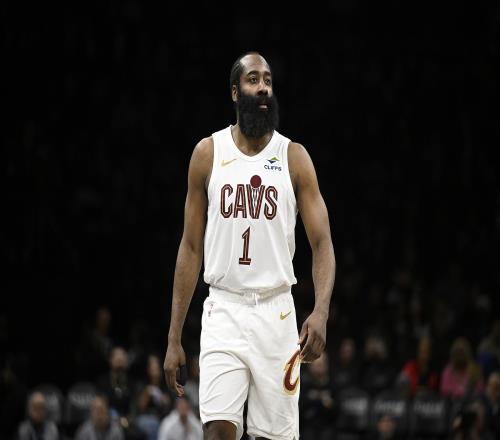 帕森斯稱哈登為歷史前二十五名球員之一寄望他能夠贏得總冠軍他是防守者心中的夢(mèng)魘_NBA直播