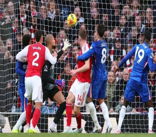 前英超裁判疾呼：角球防守已變“橄欖球”，必須零容忍！