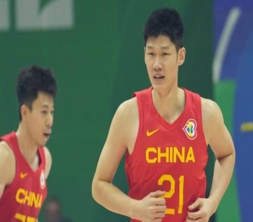 男籃世預(yù)賽后他拒絕休息！胡金秋讓主教練急了：強(qiáng)行勒令他休息