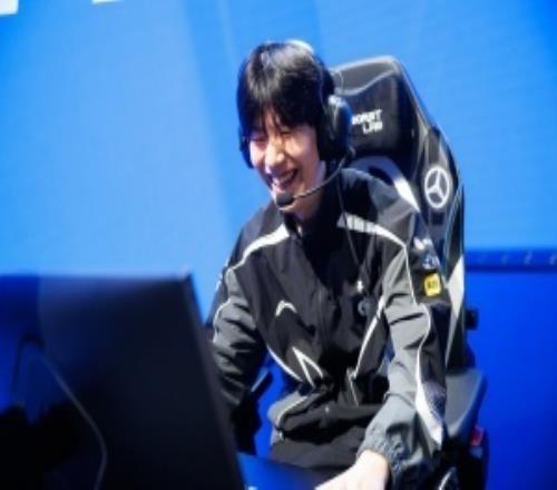 爆料人透露iG引援计划:iG试图挽回TheShy,同时也与Burdol积极沟通