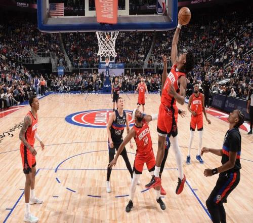 愛德華茲41分封神夜：森林狼第三節(jié)防守絞殺戰(zhàn)如何撕碎灰熊