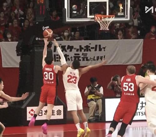 正式道歉！國際籃聯(lián)認錯，縱容裁判吹黑哨，日媒承認吹罰不公正