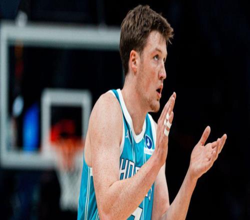 狂勝27分，近18戰(zhàn)15勝NBA唯一！3點(diǎn)證明超級(jí)魚(yú)腩蛻變成黑馬非偶然