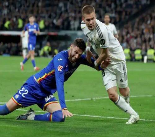 馬斯坦托諾辱罵裁判“無恥”染紅，皇馬連敗之夜添陰影