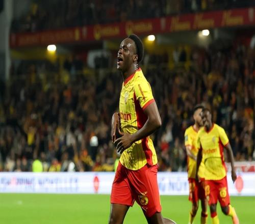 2球2助攻！21歲奧地利后防天才橫空出世，身價暴漲6倍，4豪門瘋搶