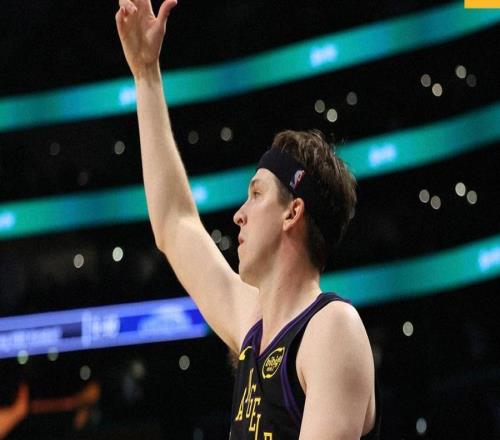 艱難！湖人逆轉(zhuǎn)鵜鶘，詹姆斯21分7助斯瑪特立功，但湖人暴露難題