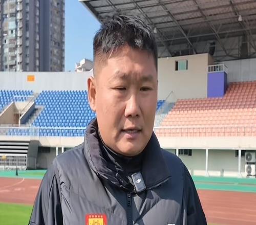 劉建業(yè)談目標(biāo)：希望在立足中超的基礎(chǔ)上，有更多年輕人站出來