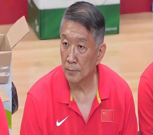 不得不說(shuō)！宮魯鳴做出了1個(gè)重要的決定，挽救了中國(guó)女籃