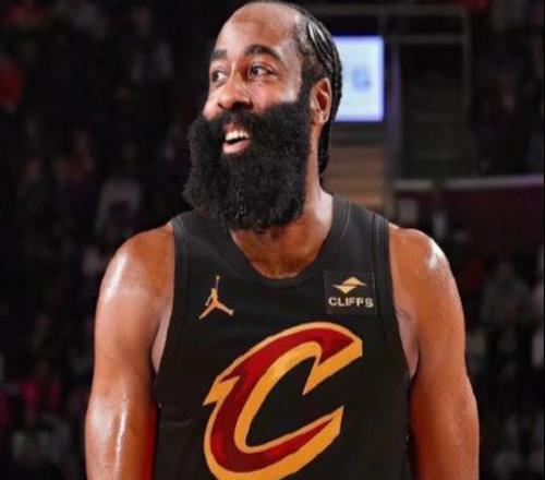 復(fù)出就贏球，哈登歸來幫助騎士豪取兩連勝，目前他在騎士8勝1負！