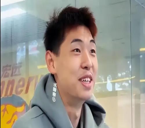 廣東3消息：醫(yī)生曬胡明軒合照，徐杰解鎖新身份，崔永熙復(fù)出在即