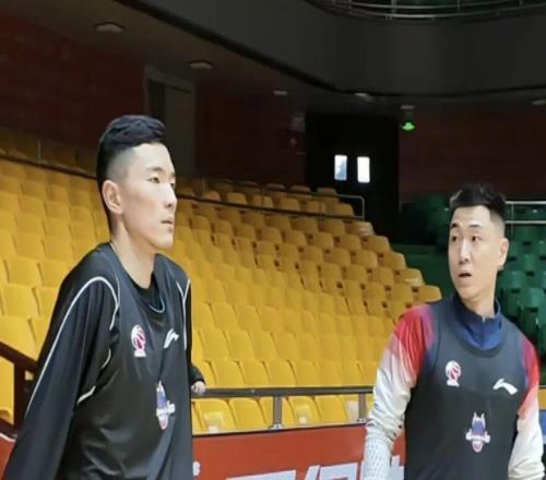 高詩(shī)巖歸隊(duì)+雙外援就位！山東男籃出征廣州，節(jié)后首戰(zhàn)驗(yàn)成色