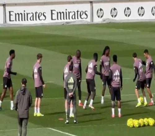 牙疼問題解決了科貝記者：卡馬文加今天恢復了訓練