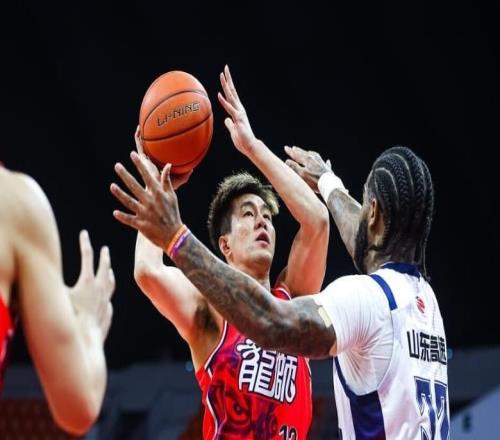中國男籃深夜迎來一大噩耗！郭艾倫重傷賽季報銷：或就此退役