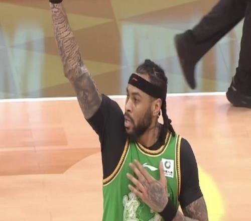 莫蘭德：如果哪天不在遼籃我就不用微博了祝郭艾倫早日康復(fù)