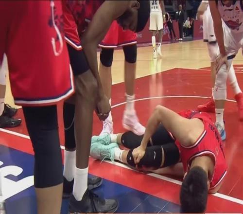 郭艾倫重傷，前交叉韌帶斷了！CBA籃球生涯還會繼續么