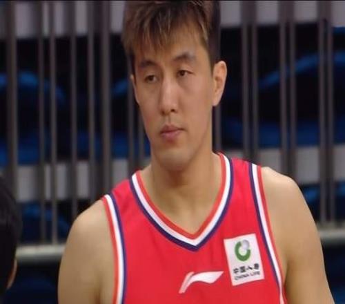 郭艾倫傷退，山東男籃爆冷不敵廣州，克里斯22+16被徐昕連續大帽