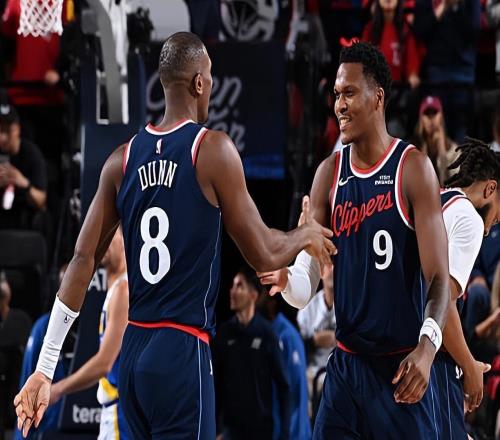 攻防兩端都有出色表現(xiàn)，但快船后場(chǎng)新援依然沒有找到投籃感覺