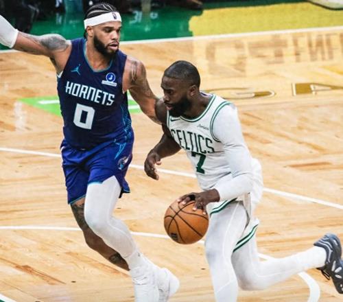 綠凱慘敗黃蜂！布朗手感拉胯仍獻炸裂隔扣，塔圖姆回歸要低頭