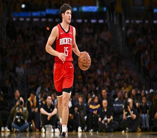 2場轟49+10+16！再中10記三分！火箭21歲新人崛起，變休城二當家