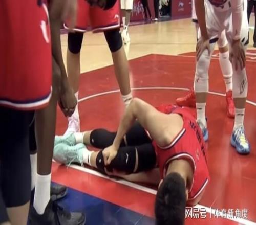 臥槽！天塌了，郭艾倫親宣，完了！