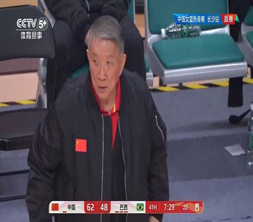 辜負宮魯鳴！女籃2人8中0，合砍0分+空籃不中，球迷：別再培養了