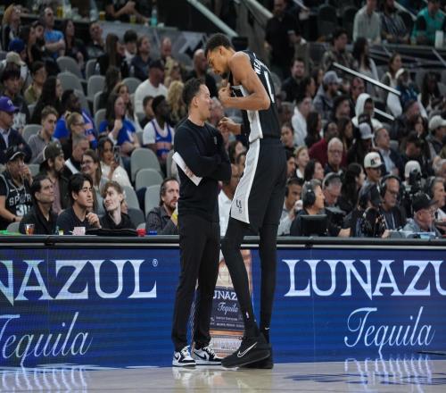 火箭對陣馬刺前瞻文班防守阿門的妙招烏度卡會如何應對