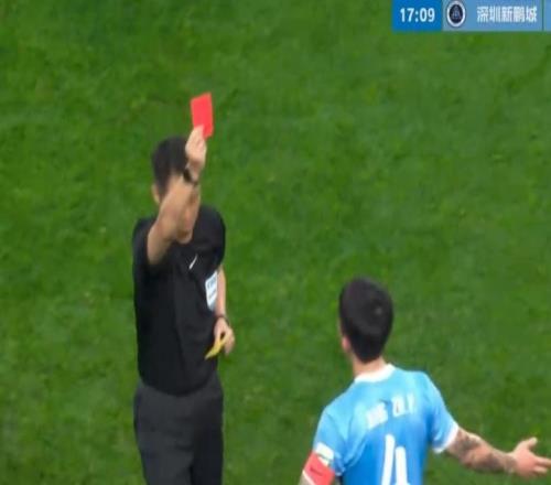 中超2026首紅誕生！姜至鵬肘擊染紅，韋林頓血流滿面，約翰暴怒