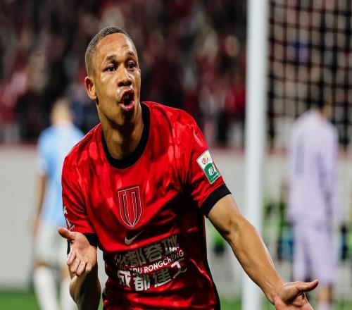 青島海牛腸子悔青了拱手巴西鋒霸讓給成都蓉城，變身中超姆巴佩