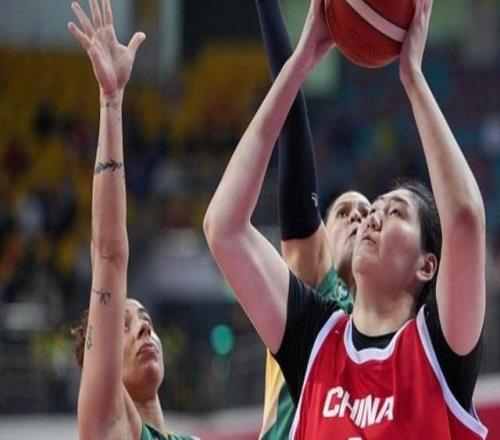 4次失誤美中不足！張子宇4中4&罰球4中3得到11分3籃板