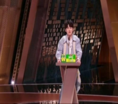 JackeyLove：林书豪总跟周杰伦打篮球当然不好玩了游戏赢才好玩