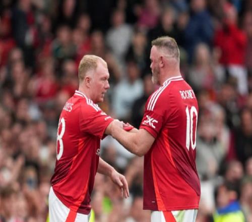 忍無可忍！曼聯(lián)魯尼怒懟斯科爾斯，紅魔名宿的嘴該怎么管