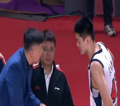 CBA星锐vs大学生联队前瞻：段睿骐王