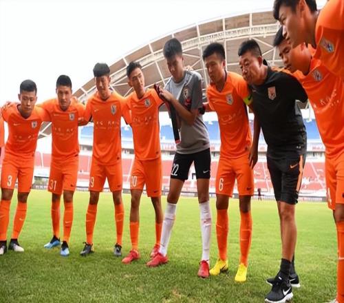 魯能3比0大勝遼寧鐵人，王大雷謝場時做出重要決定，贏得點(diǎn)贊