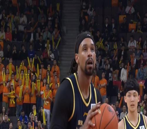 大變動！薩姆納+奎因+麥考爾白簽了，CBA外援新政策坑慘廣東隊