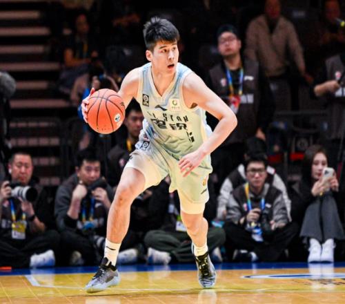 17中10轟26分拿MVP，杜鋒卻不給機會！球迷：完全可以取代張文逸